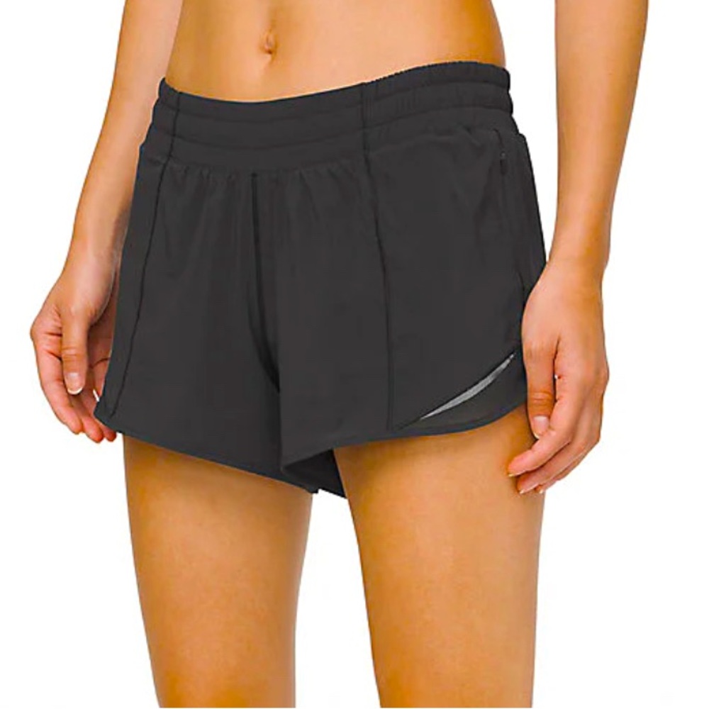 Lululemon Hotty Hot “Black” 4’ Inch Shorts! (Size 0)
